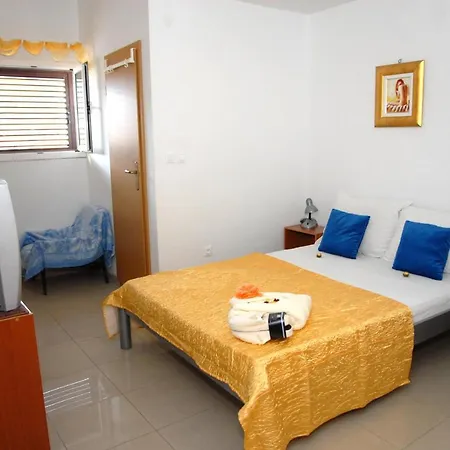 Apatmani Darija Apartment Komiza