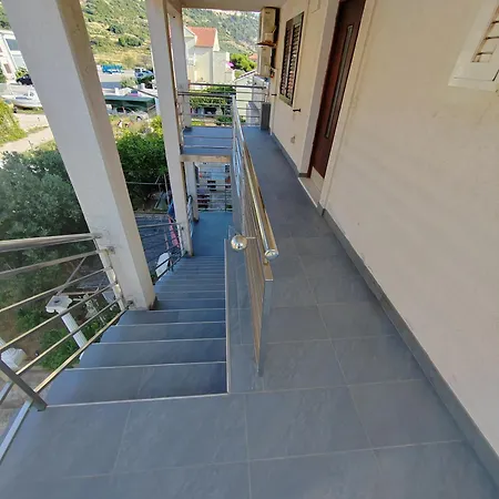 Apartment Apatmani Darija Komiza