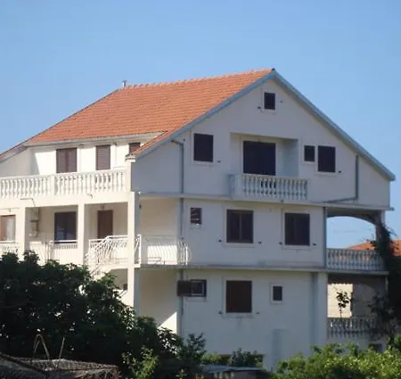 Apatmani Darija Komiža
