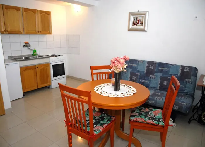 Apatmani Darija Komiža